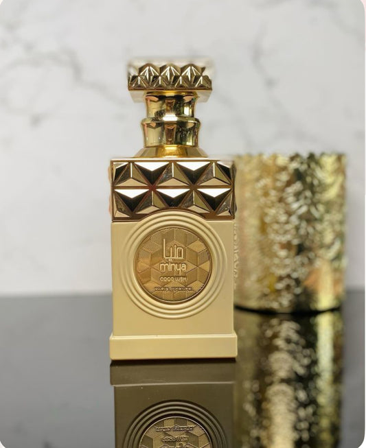 Paris Corner • Minya Coco